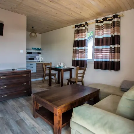 ロッジ Letniskowe Leniuszkowo *