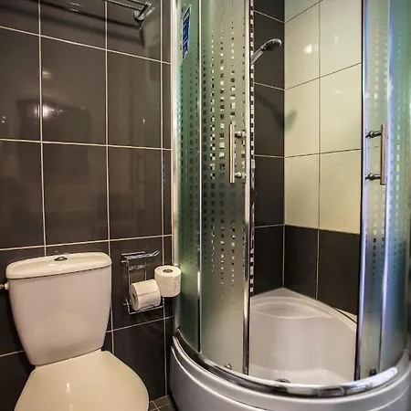 ロッジ Letniskowe Leniuszkowo ボボリン